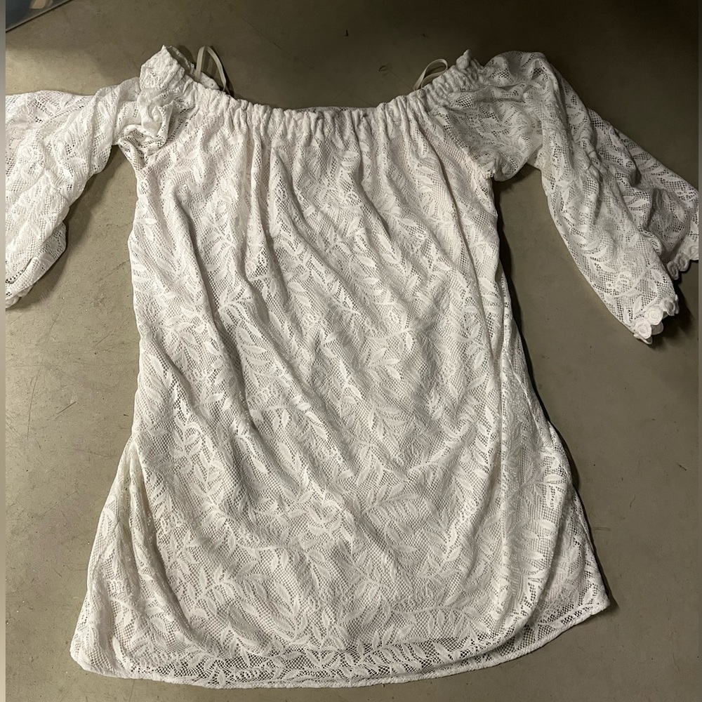 Lilly Pulitzer white off the shoulder dress size xl